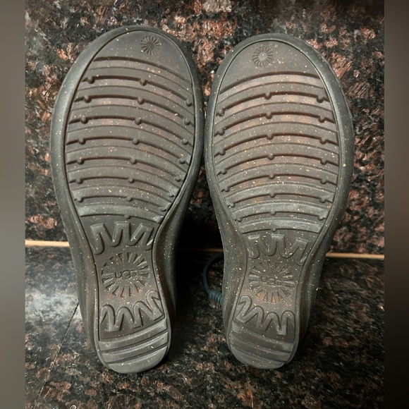 UGG “Akadia” Genuine Sheepskin Lace-Up Boots 9 - Picture 5 of 12